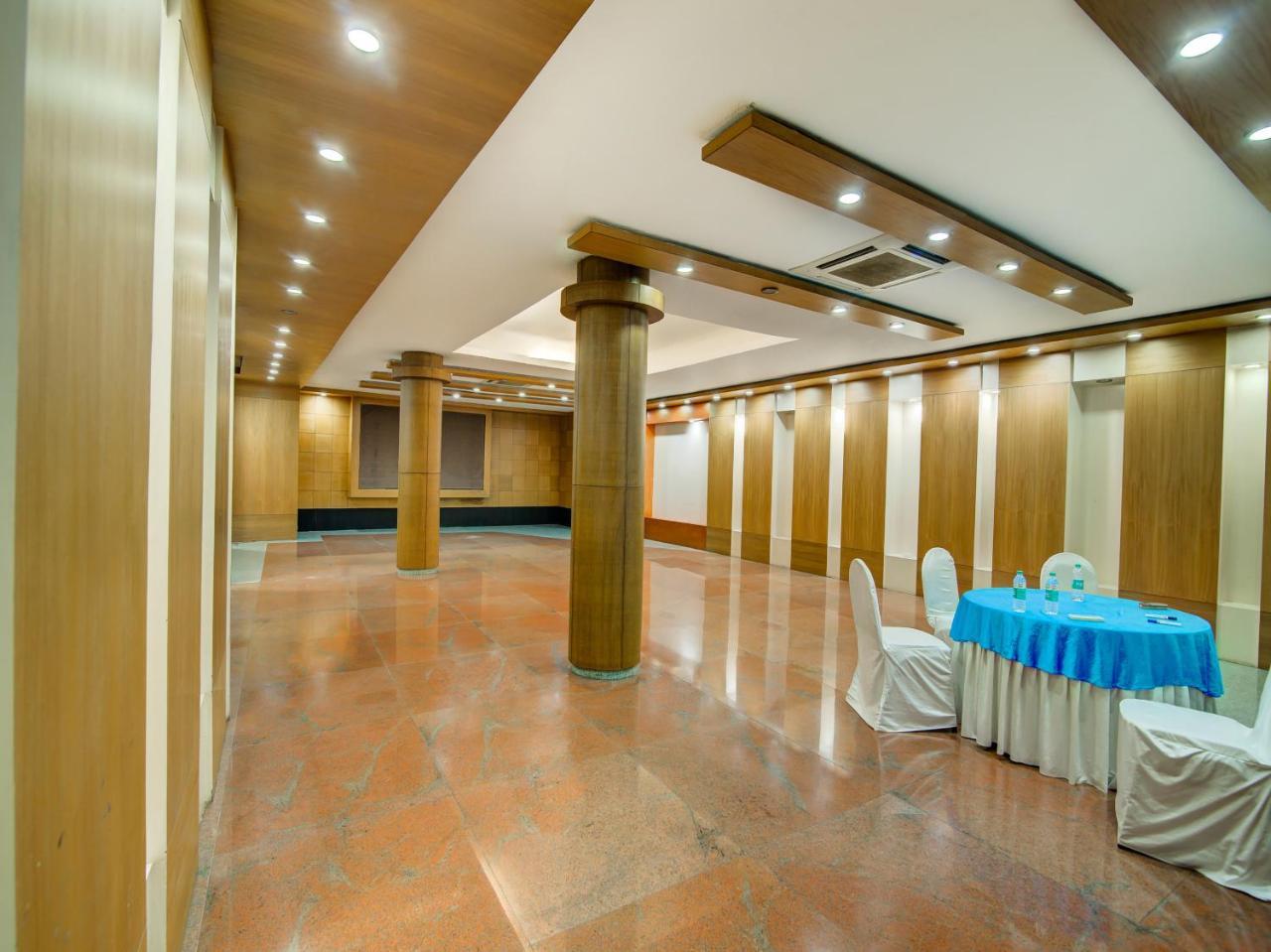 Gardeenia Comfortes Suites-Fully Vaccinated Staff Бангалор Экстерьер фото