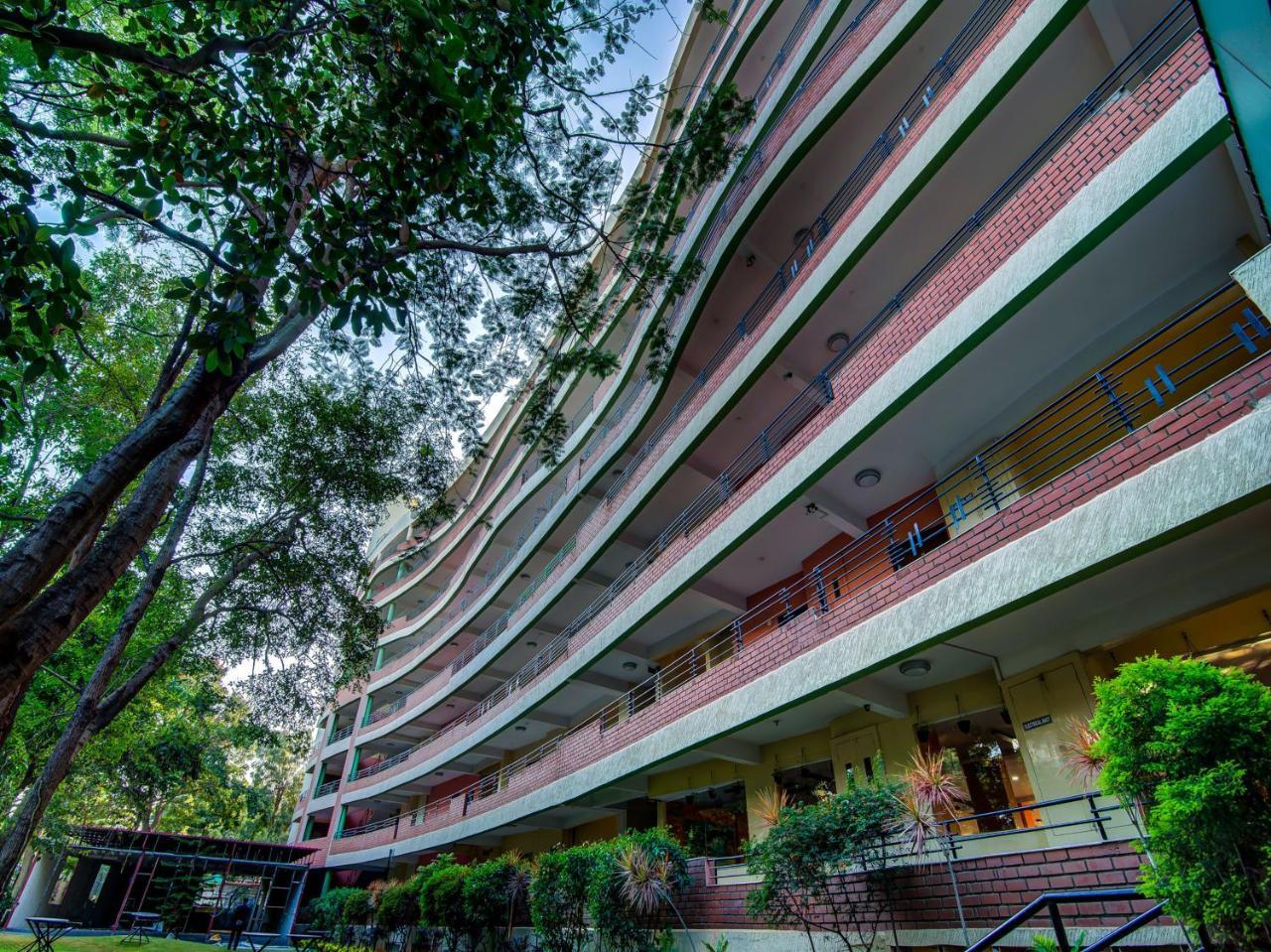 Gardeenia Comfortes Suites-Fully Vaccinated Staff Бангалор Экстерьер фото